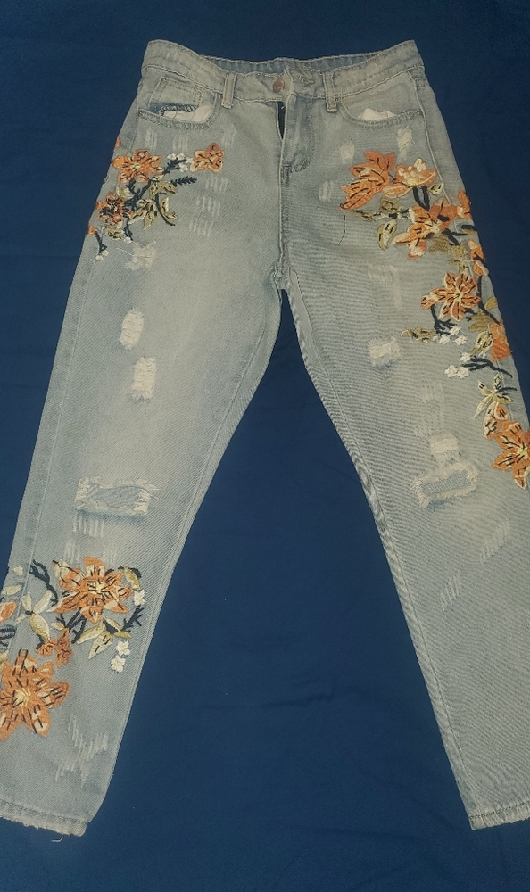 Embroidered wide leg jeans